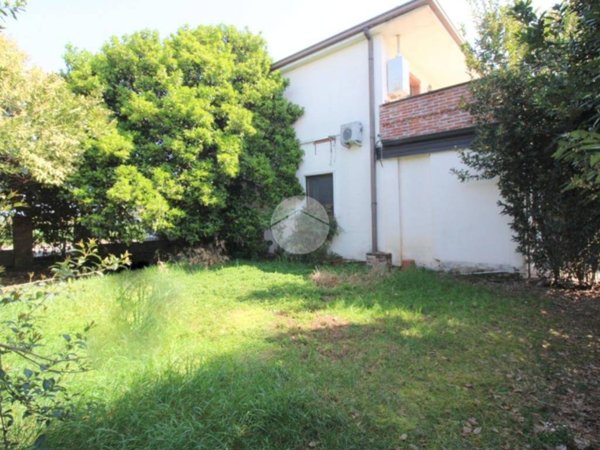 negozio in affitto a Castrezzato