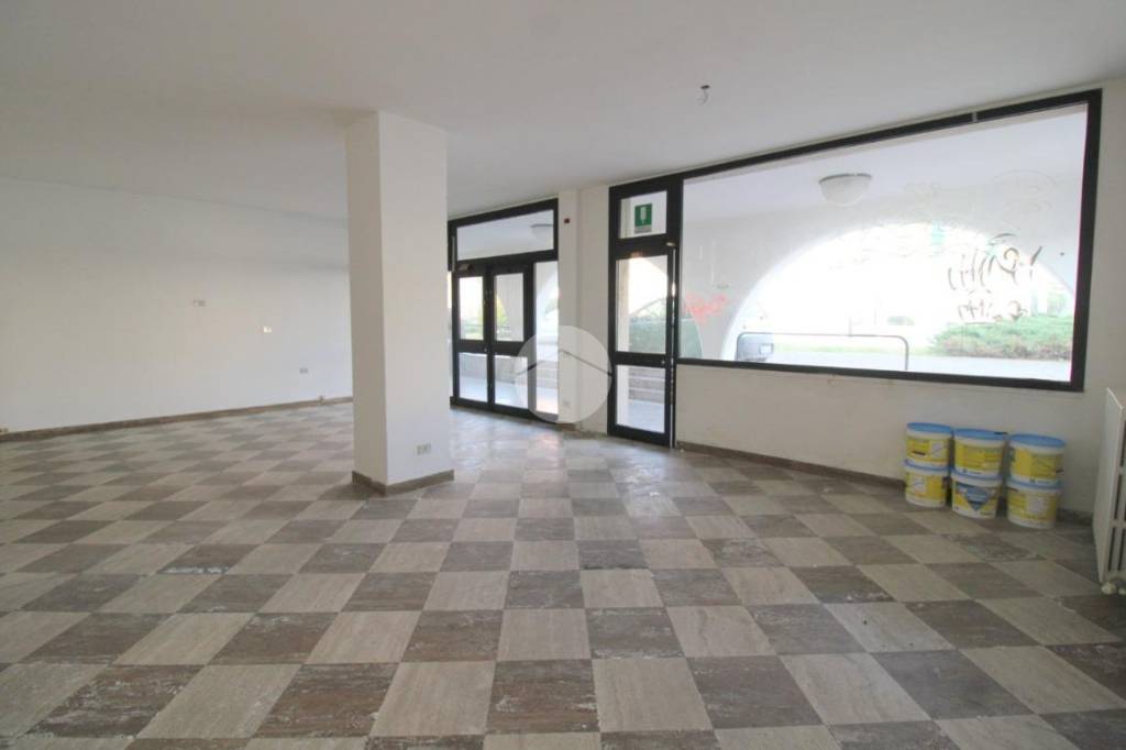 negozio in affitto a Castrezzato