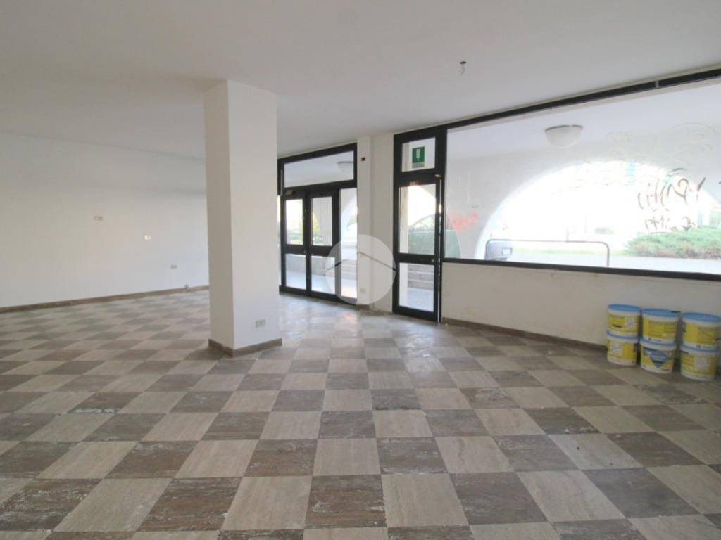 negozio in affitto a Castrezzato