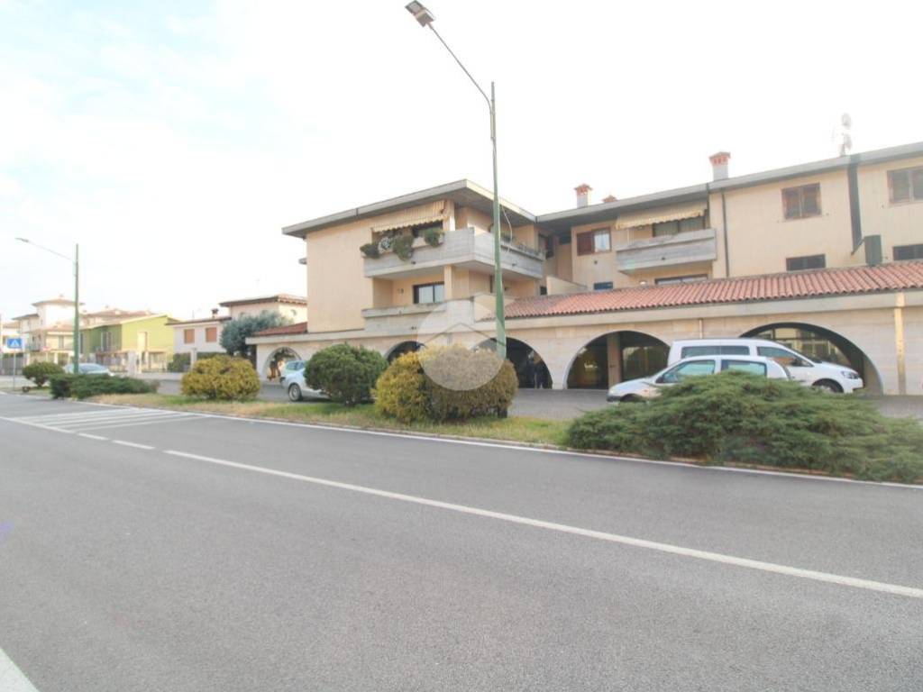 negozio in affitto a Castrezzato