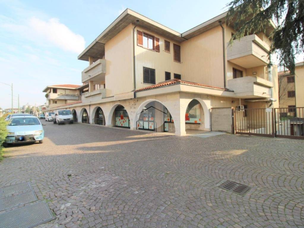 negozio in affitto a Castrezzato