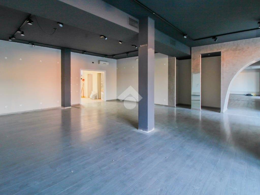 negozio in affitto a Castrezzato