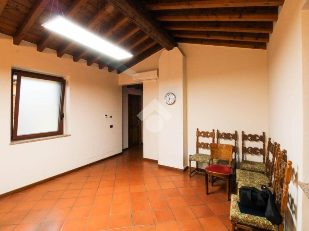 ufficio in affitto a Cazzago San Martino in zona Calino