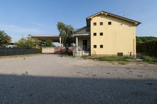 ufficio in affitto a Cazzago San Martino