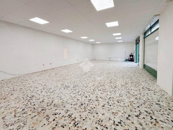 ufficio in affitto a Cazzago San Martino in zona Calino