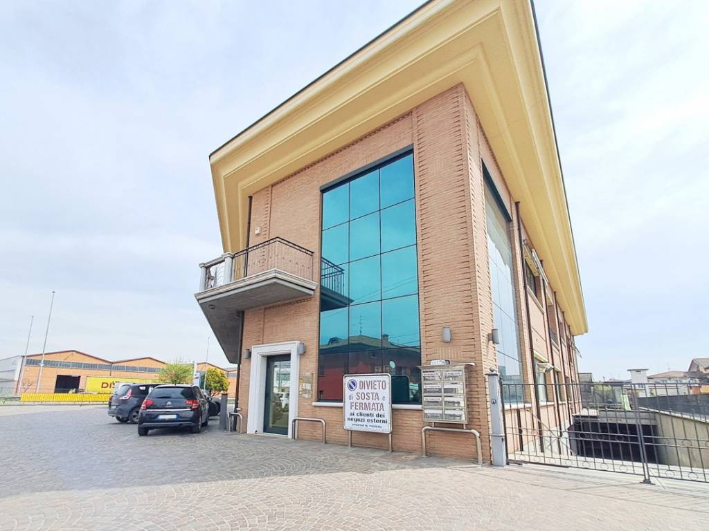 ufficio in affitto a Cazzago San Martino