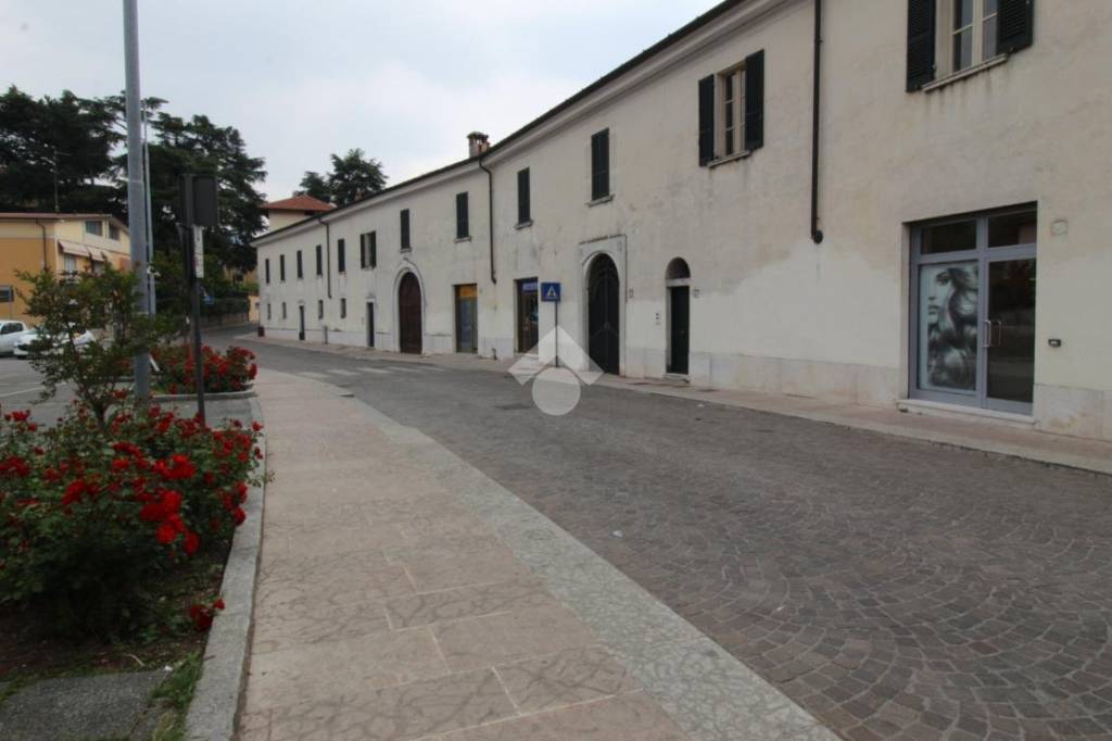 negozio in affitto a Cellatica