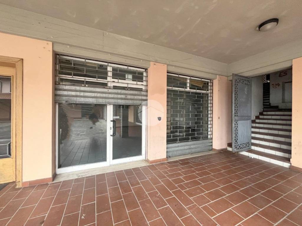 negozio in affitto a Cellatica