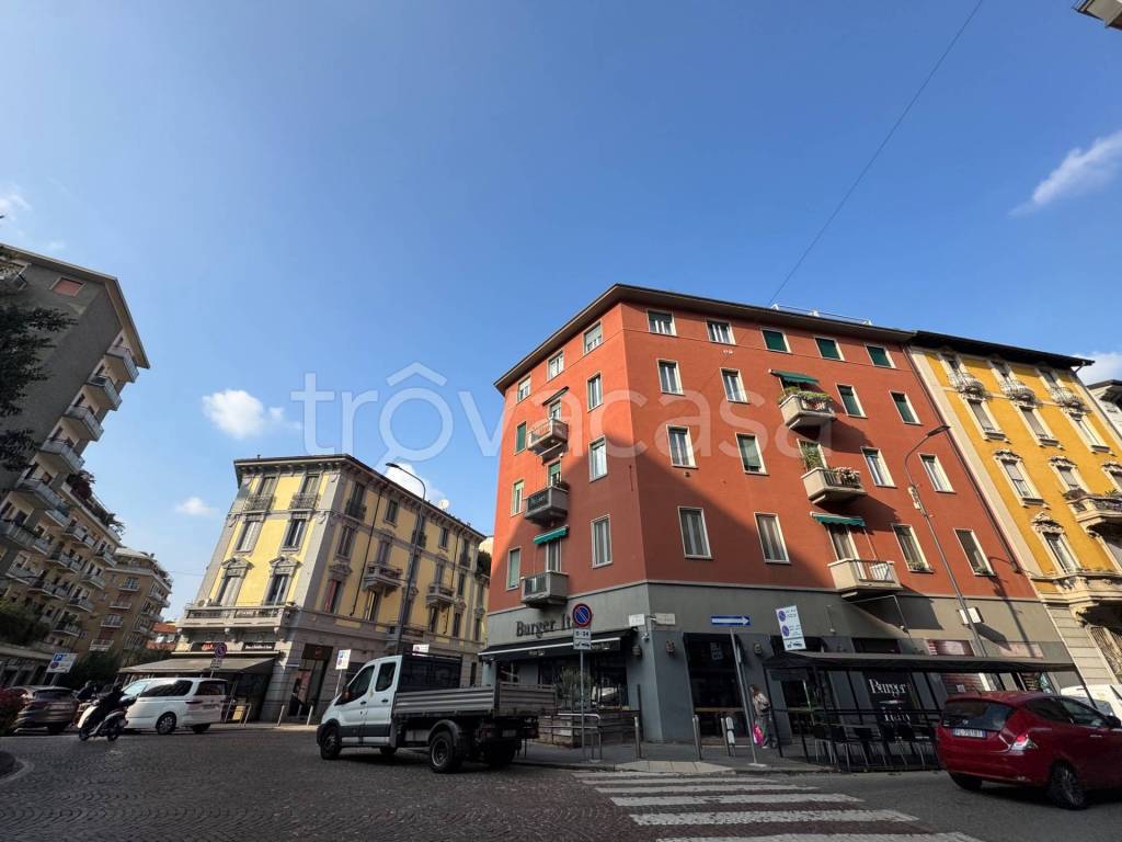 negozio in affitto a Cevo in zona Isola