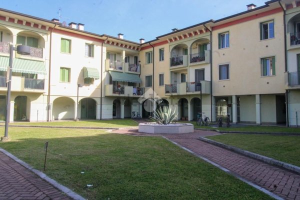 locale commerciale in affitto a Chiari