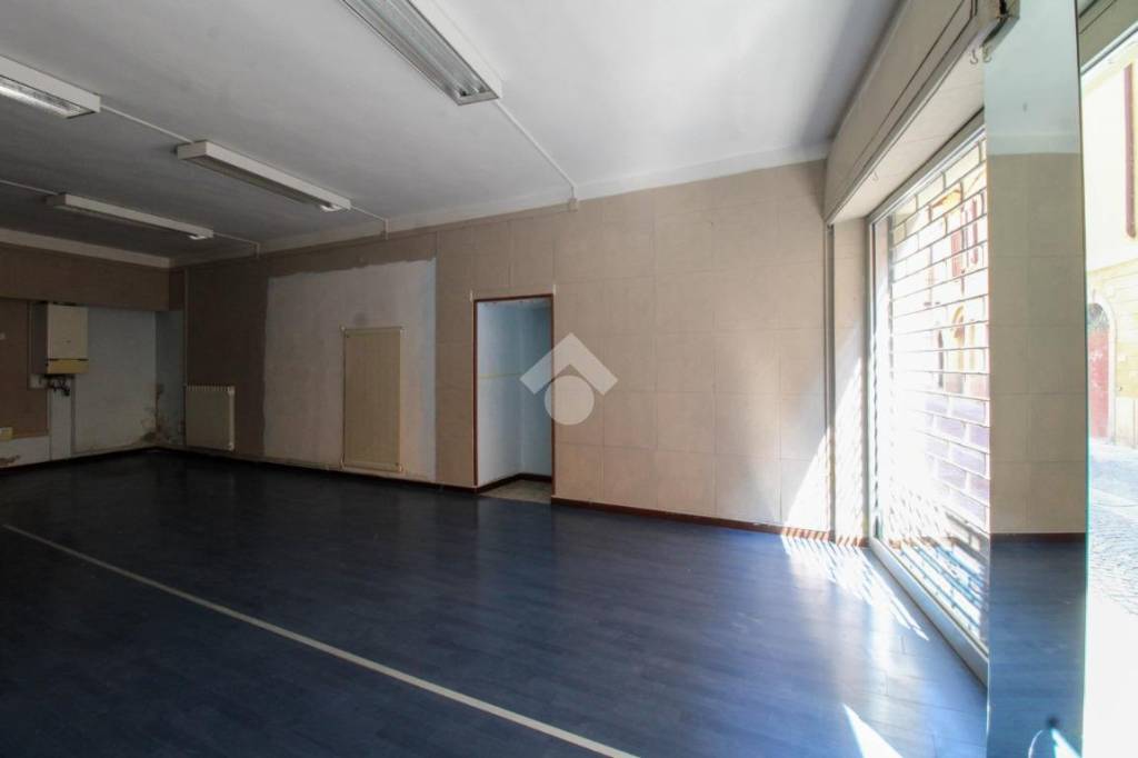 negozio in affitto a Chiari