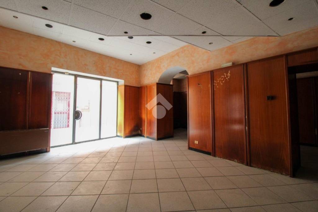 negozio in affitto a Chiari