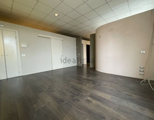 locale commerciale in affitto a Chiari