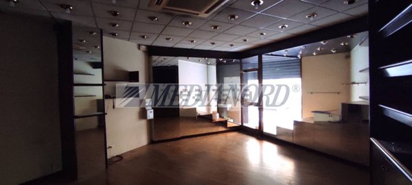 negozio in affitto a Chiari