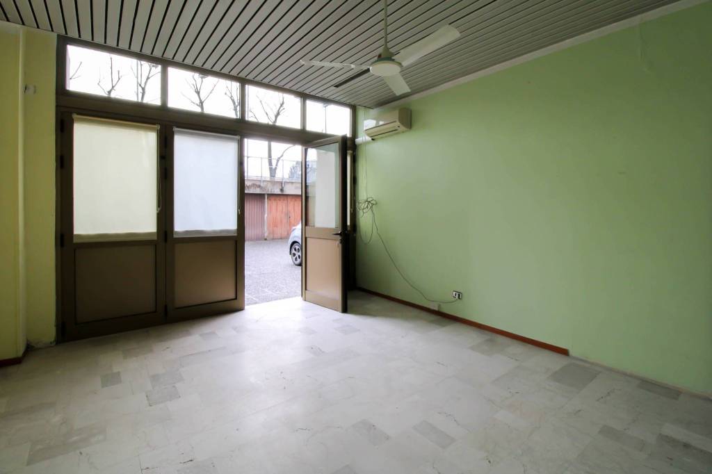 locale commerciale in affitto a Chiari