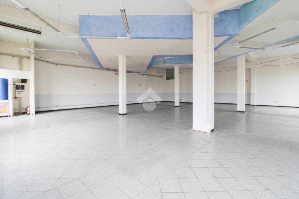 negozio in affitto a Chiari