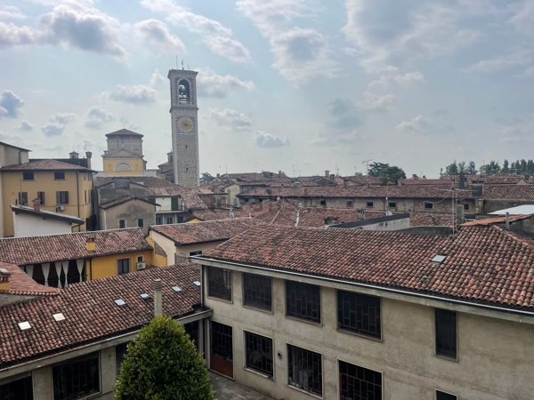 negozio in affitto a Chiari