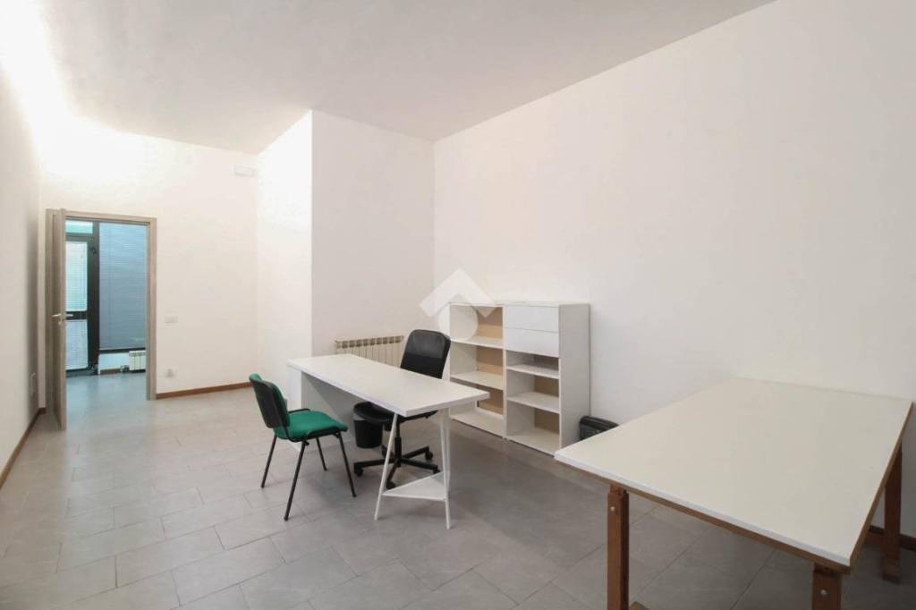 locale commerciale in affitto a Chiari