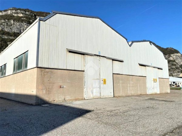 locale commerciale in affitto a Cividate Camuno