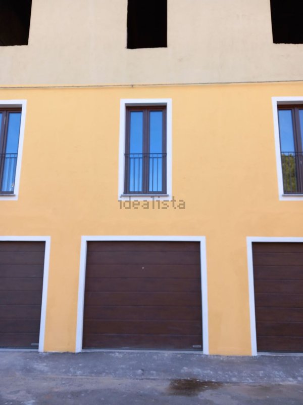 locale commerciale in affitto a Castellamonte