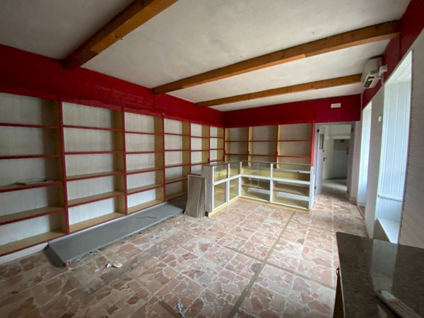 locale commerciale in affitto a Castellamonte