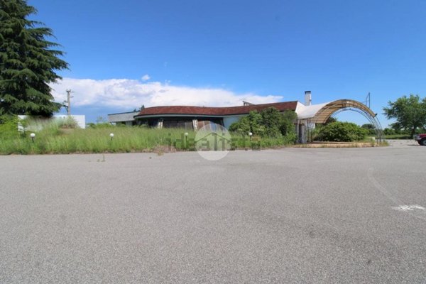 locale commerciale in affitto a Coccaglio