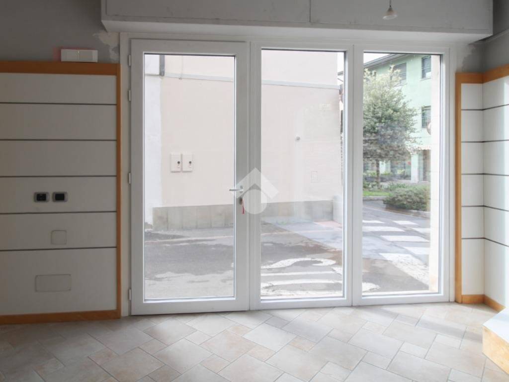 negozio in affitto a Coccaglio