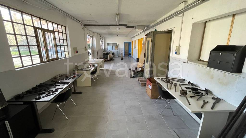locale commerciale in affitto a Collebeato