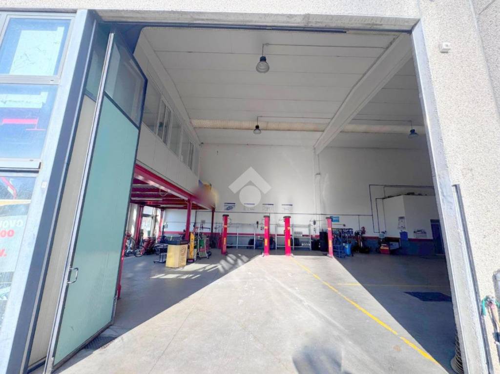 locale commerciale in affitto a Concesio
