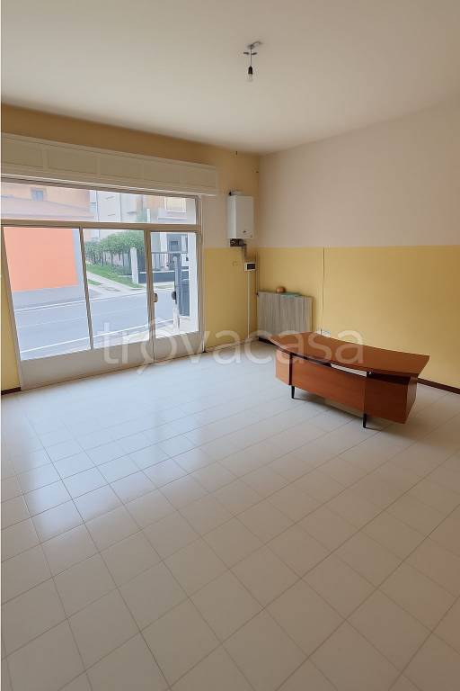 negozio in affitto a Concesio in zona San Vigilio