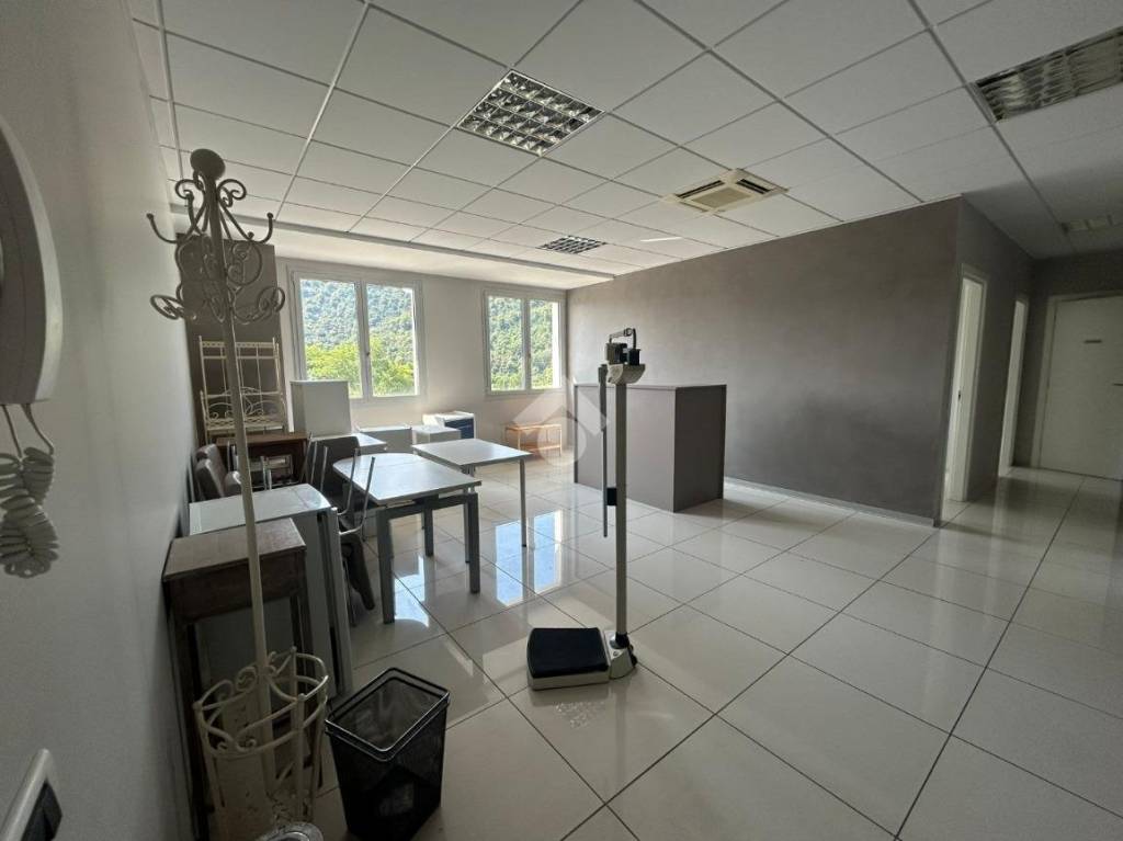 negozio in affitto a Concesio in zona San Vigilio