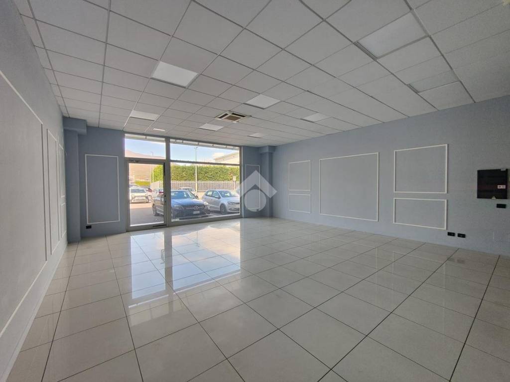 negozio in affitto a Concesio in zona San Vigilio