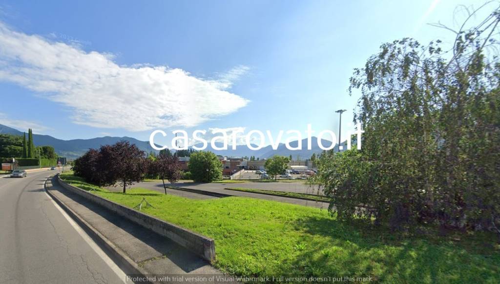 negozio in affitto a Corte Franca