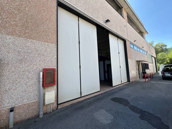 locale commerciale in affitto a Corte Franca
