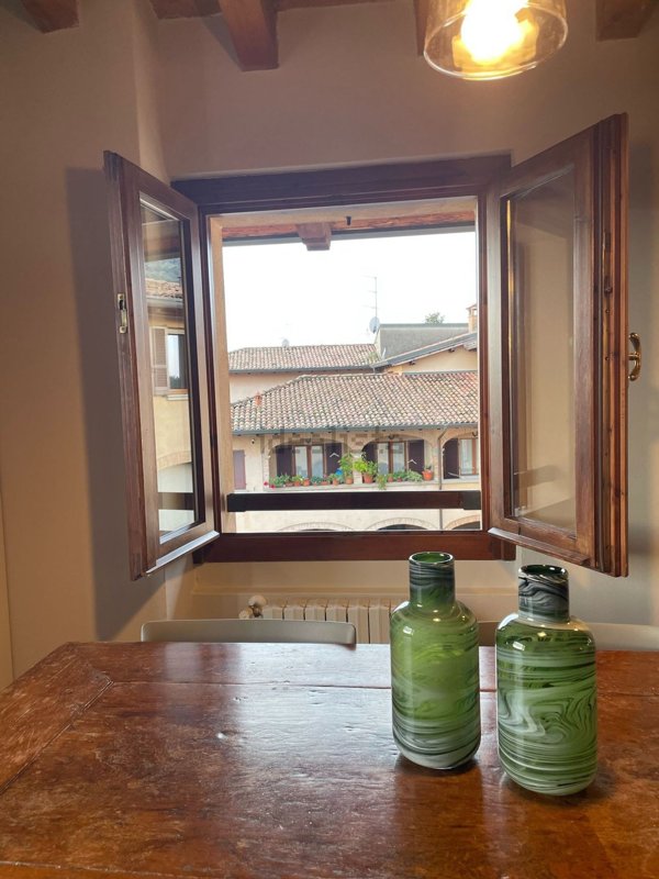 appartamento in affitto a Corte Franca in zona Colombaro