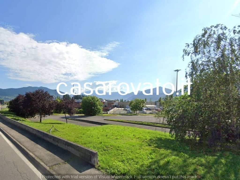 negozio in affitto a Corte Franca