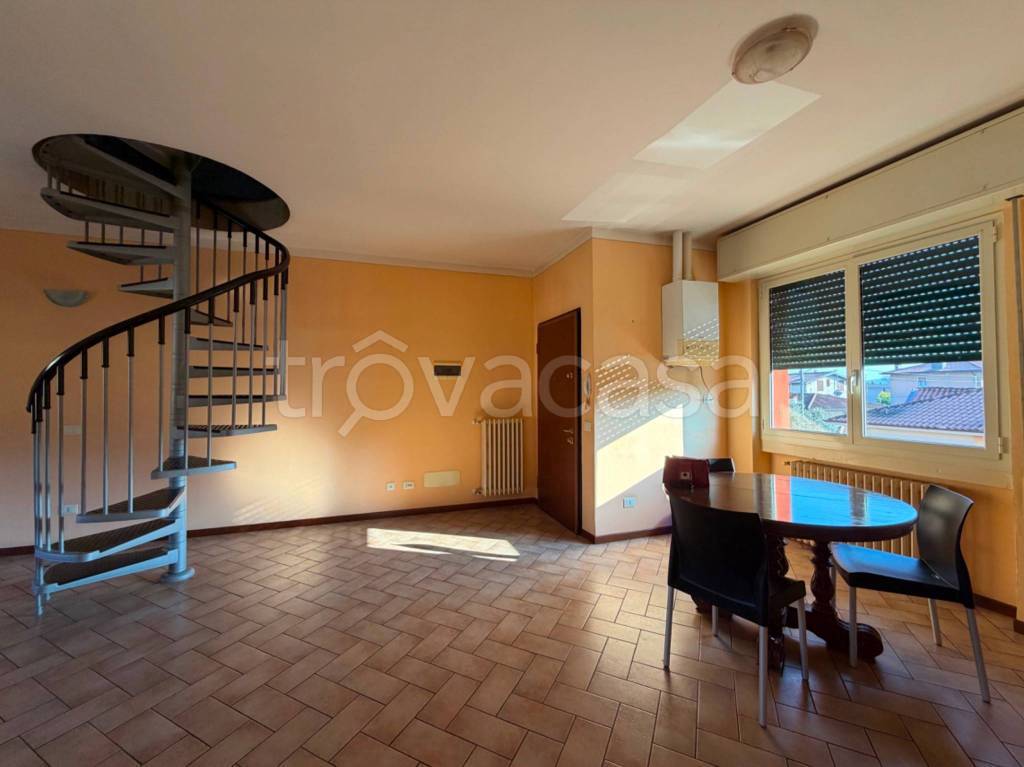 appartamento in affitto a Corte Franca