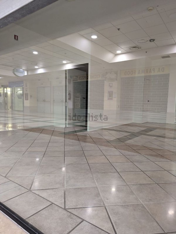 locale commerciale in affitto a Corte Franca in zona Timoline