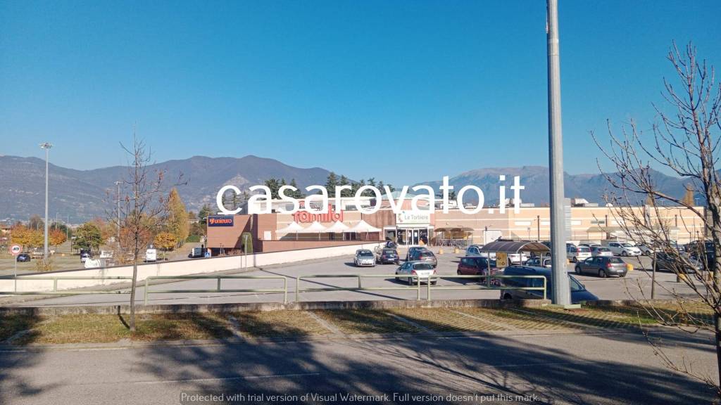 negozio in affitto a Corte Franca in zona Timoline