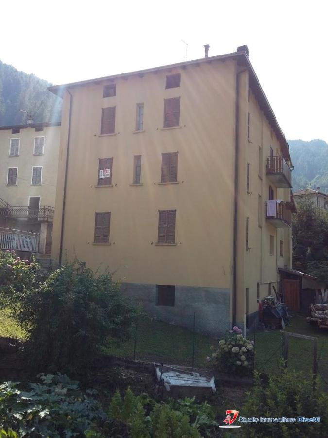 esavano in affitto a Corteno Golgi