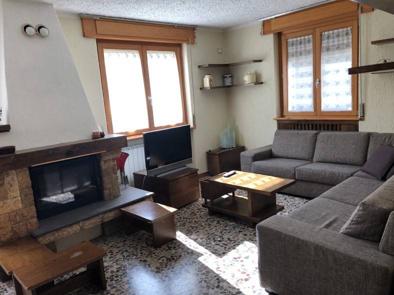 appartamento in affitto a Corteno Golgi in zona Santicolo