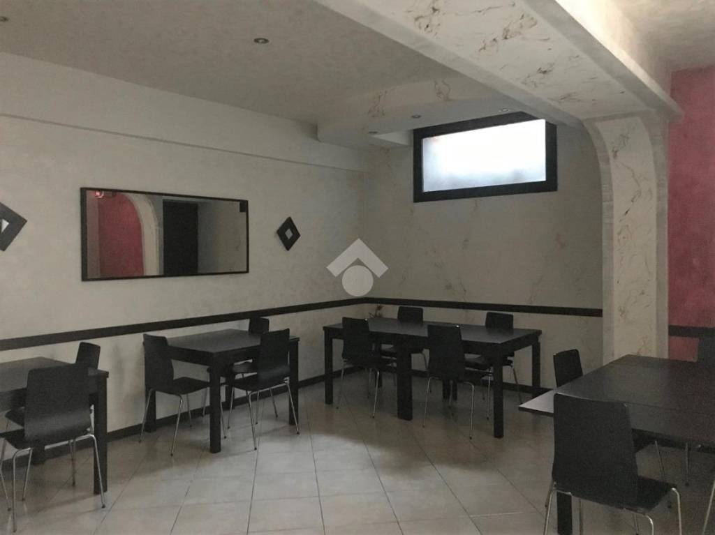 negozio in affitto a Darfo Boario Terme in zona Boario Terme