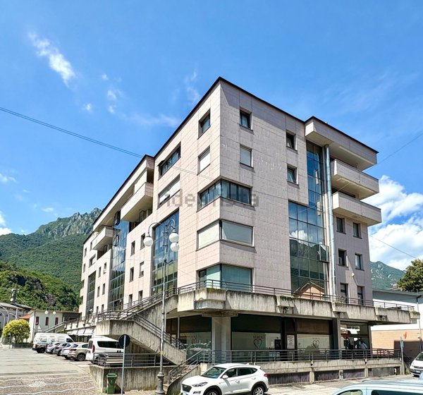 locale commerciale in affitto a Darfo Boario Terme