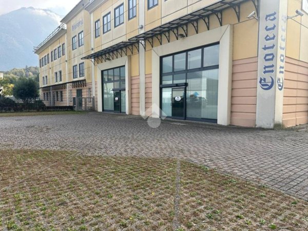 locale commerciale in affitto a Darfo Boario Terme in zona Boario Terme