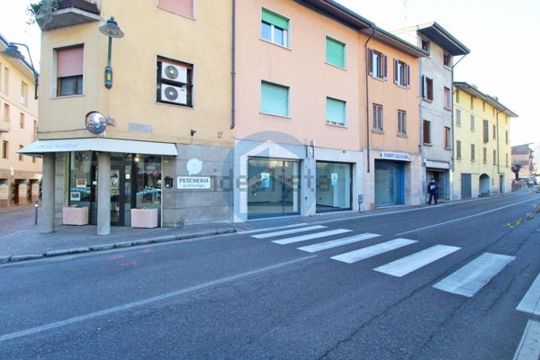 locale commerciale in affitto a Darfo Boario Terme in zona Corna