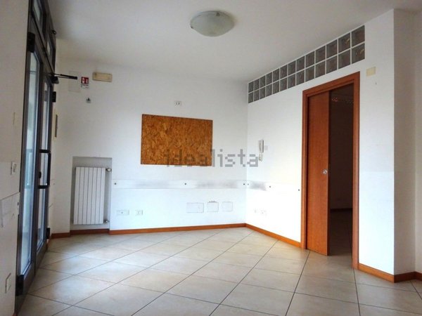 negozio in affitto a Dello