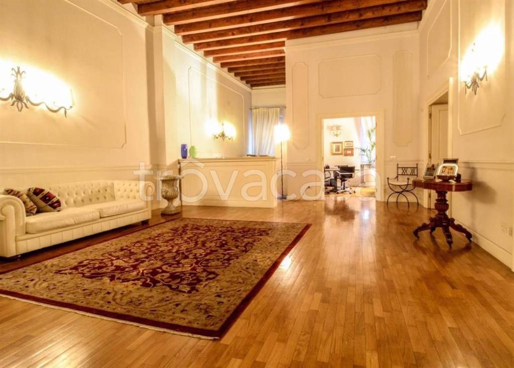 ufficio in affitto a Desenzano del Garda