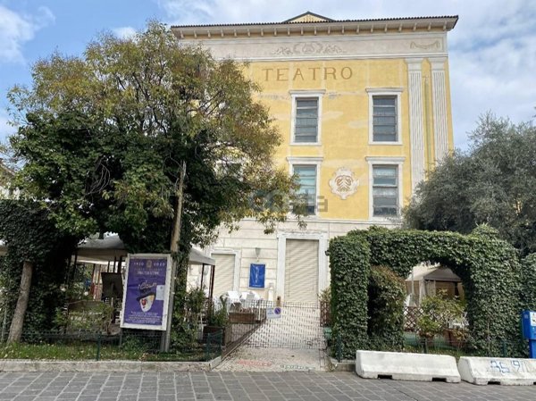 negozio in affitto a Desenzano del Garda