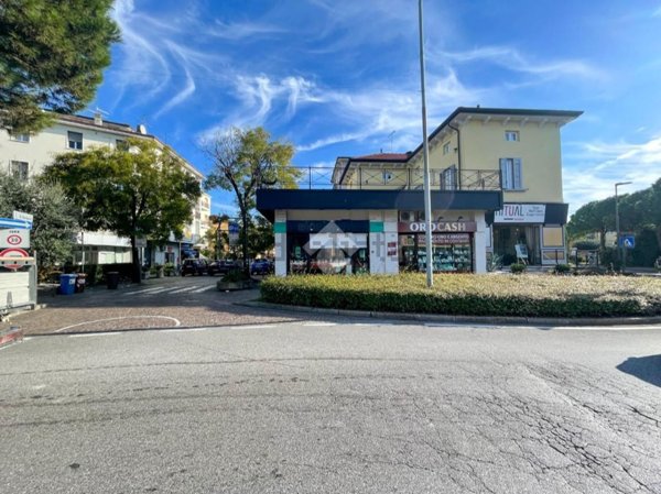 negozio in affitto a Desenzano del Garda