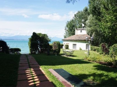 casa indipendente in affitto a Desenzano del Garda